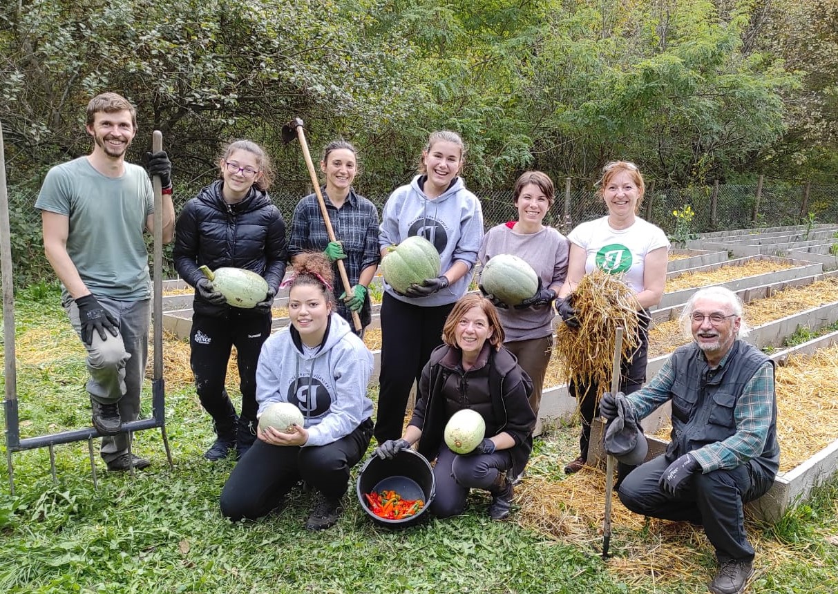 Voloneri Prve u berbi bundeva na eko imanju ZMAG-a