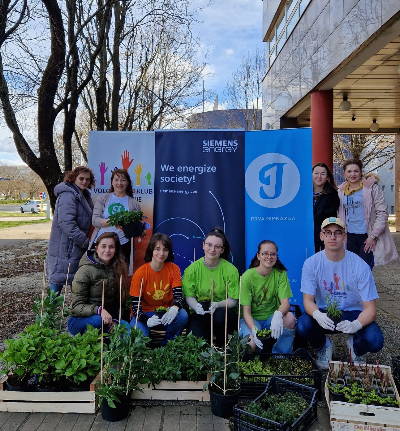 Volonterke i volonteri Prve četvrti put sudjelovali u kampanji “Zasadi stablo, ne budi panj!”