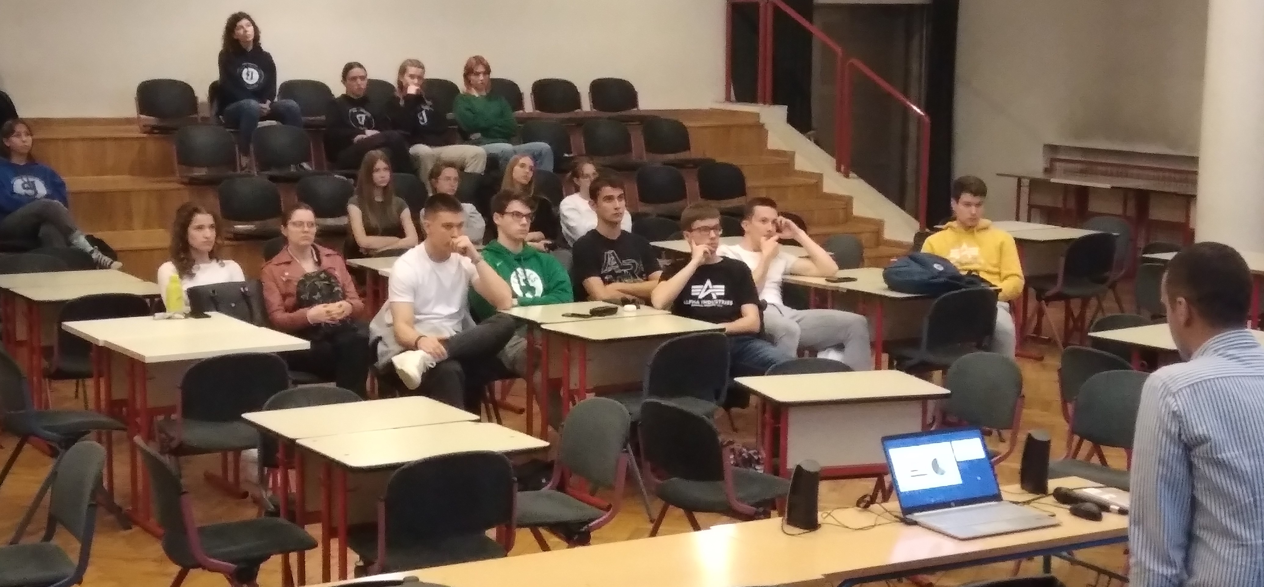 Bivši učenici Prve prezentirali studij FER-a našim maturantima/icama