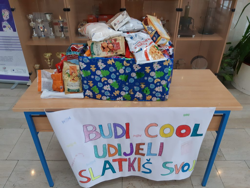 U tijeku je slatka humanitarna akcija volontera “Budi cool- podijeli slatkiš svoj!”
