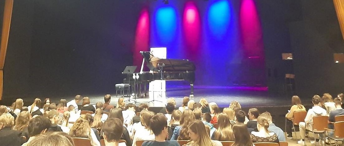 Učenici/ice Prve na koncertu saksofonista u Lisinskom