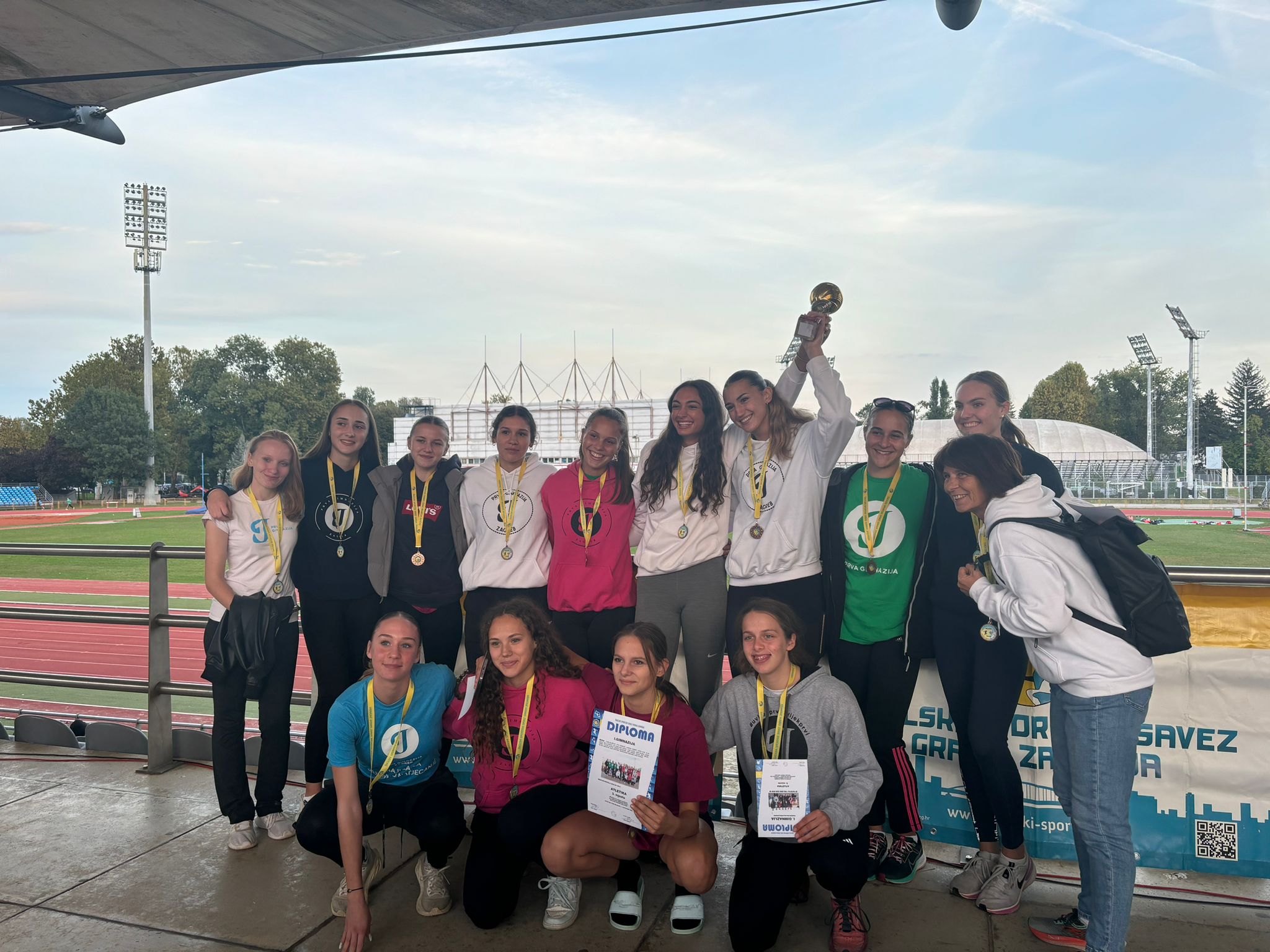 Atletičarke opet na postolju