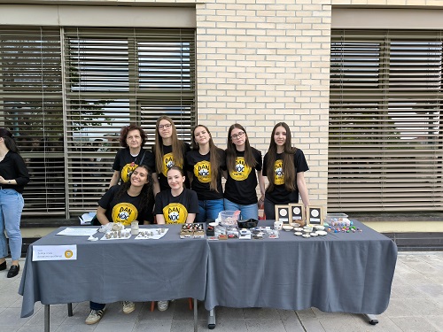 Dan i noć PMF-a (Zemlja i ruke)